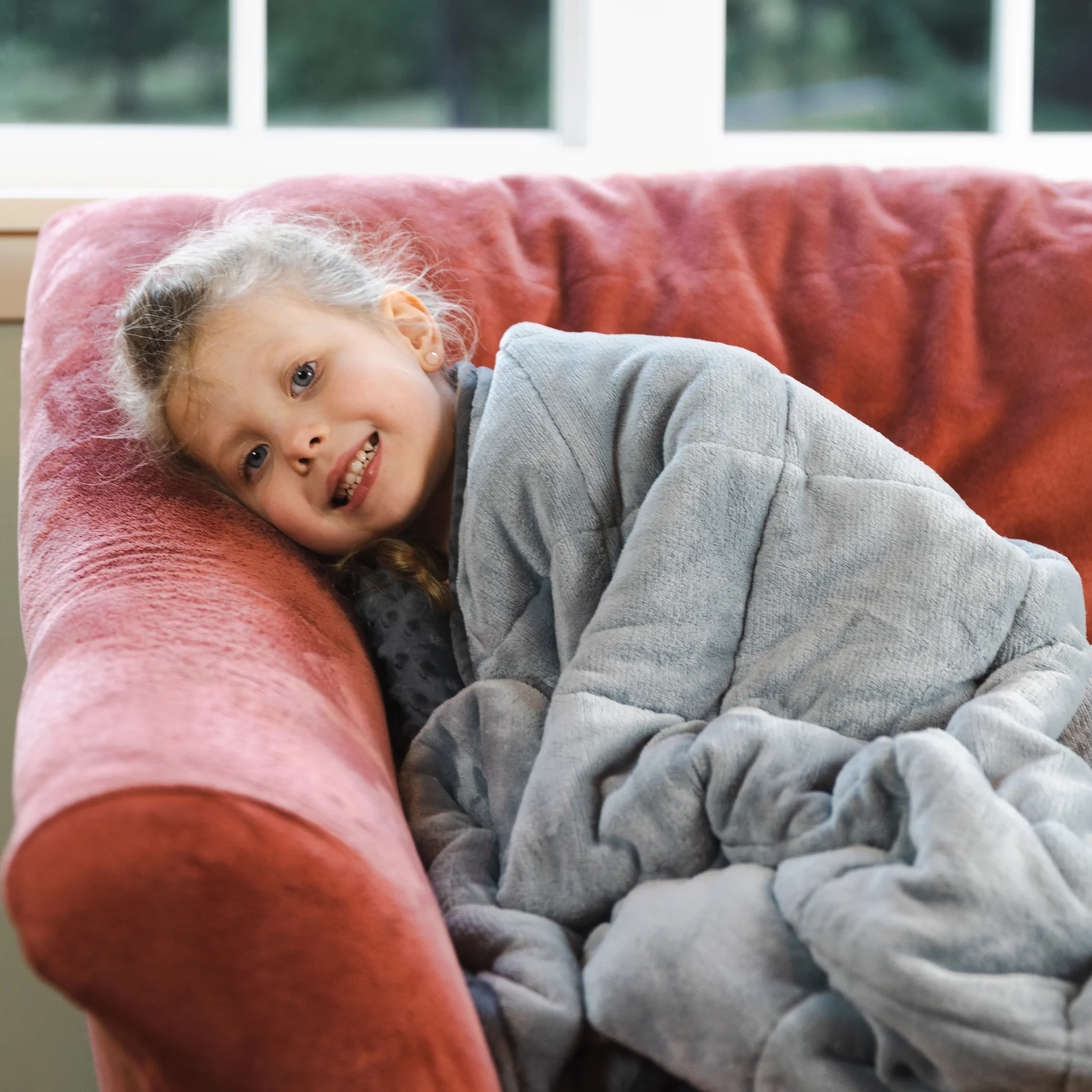 Bouncyband Kids' Sensory Weighted Fleece Blanket ‚Äì 10lb, Dual-Texture - Image 3
